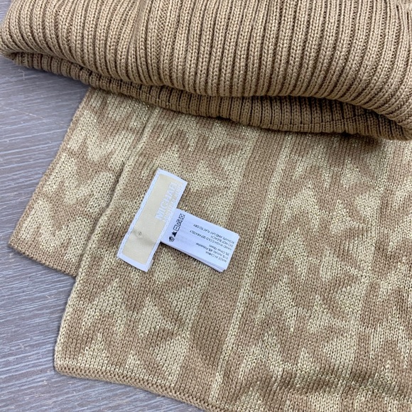 MICHAEL Michael Kors Hat and Scarf Set - Picture 3 of 4